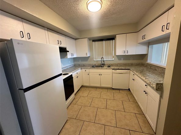 3243 NW 44th St 2, Fort Lauderdale FL 33309