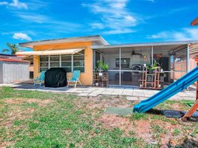 8501 NW 11th Ct, Pembroke Pines FL 33024