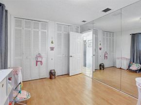 8501 NW 11th Ct, Pembroke Pines FL 33024
