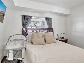 8501 NW 11th Ct, Pembroke Pines FL 33024