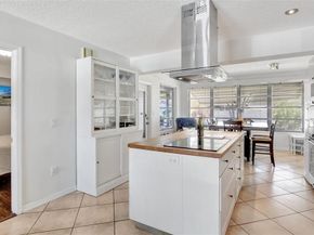 8501 NW 11th Ct, Pembroke Pines FL 33024
