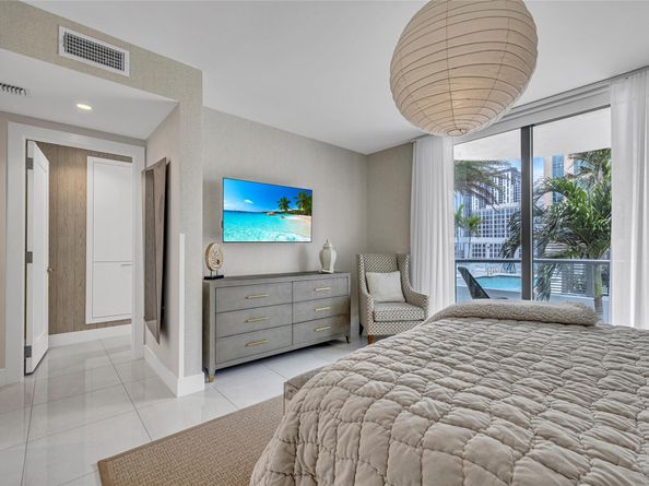 100 E Las Olas Blvd 1701, Fort Lauderdale FL 33301