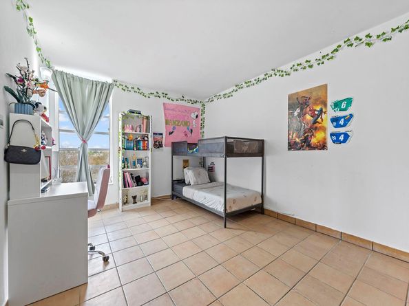 310 Fontainebleau Blvd 502, Miami FL 33172