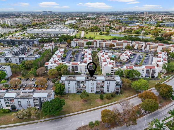 310 Fontainebleau Blvd 502, Miami FL 33172