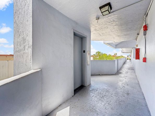 310 Fontainebleau Blvd 502, Miami FL 33172