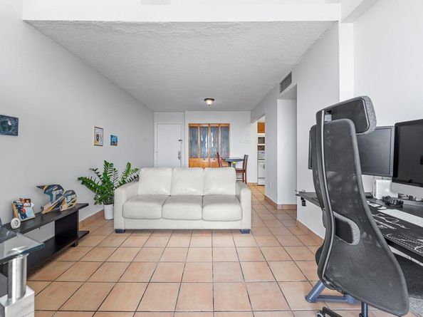 310 Fontainebleau Blvd 502, Miami FL 33172