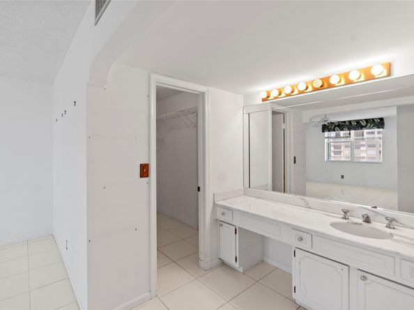 5200 N Ocean Blvd 1207B, Lauderdale By The Sea FL 33308