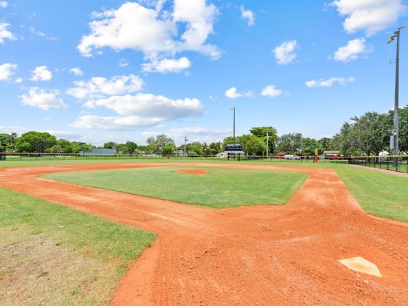 550 NE 5th Street, Pompano Beach FL 33060