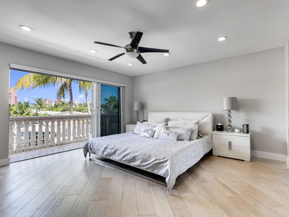 2432 Bayview Dr, Fort Lauderdale FL 33305