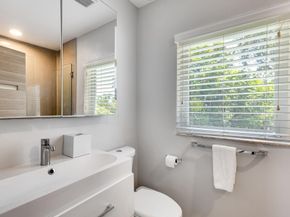 2432 Bayview Dr, Fort Lauderdale FL 33305
