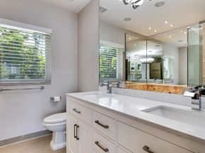 2432 Bayview Dr, Fort Lauderdale FL 33305