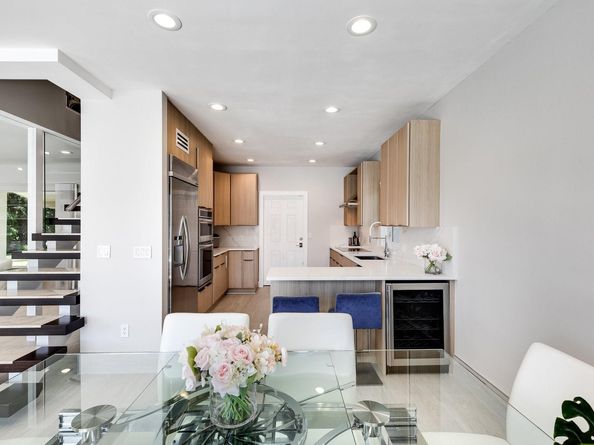 2432 Bayview Dr, Fort Lauderdale FL 33305