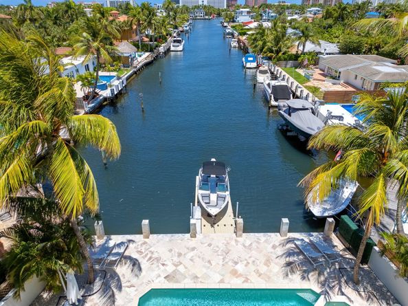 2432 Bayview Dr, Fort Lauderdale FL 33305