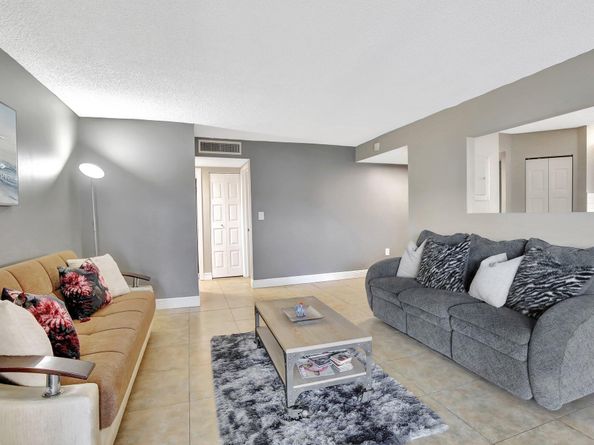 6855 W Broward Boulevard 406, Plantation FL 33317
