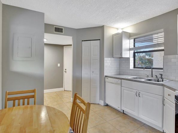 6855 W Broward Boulevard 406, Plantation FL 33317