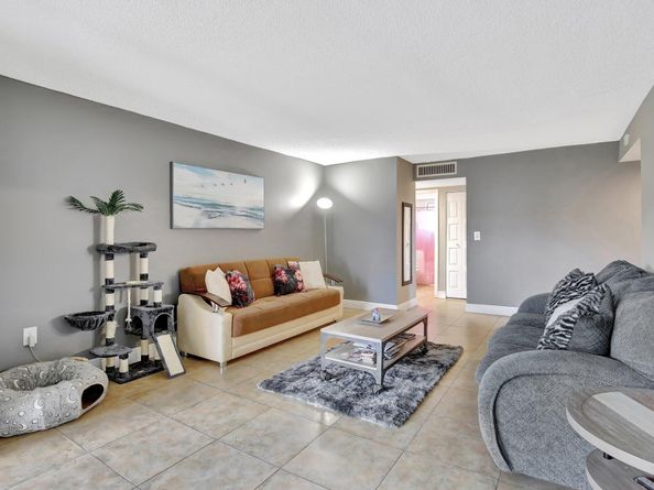 6855 W Broward Boulevard 406, Plantation FL 33317