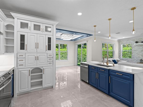 15995 Meadow Wood Drive, Wellington FL 33414