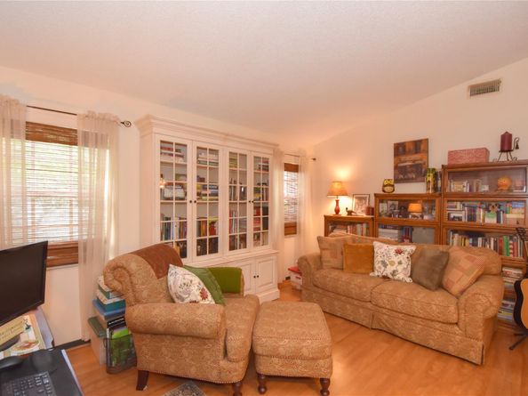 98 Gables Blvd, Weston FL 33326