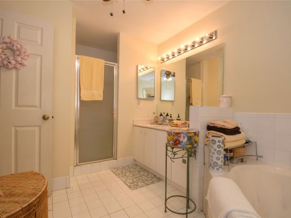 98 Gables Blvd, Weston FL 33326