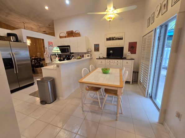 98 Gables Blvd, Weston FL 33326