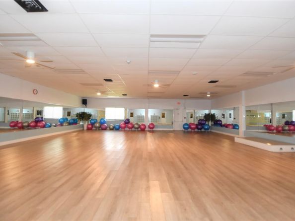 98 Gables Blvd, Weston FL 33326