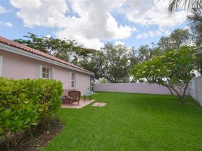 98 Gables Blvd, Weston FL 33326