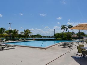 98 Gables Blvd, Weston FL 33326