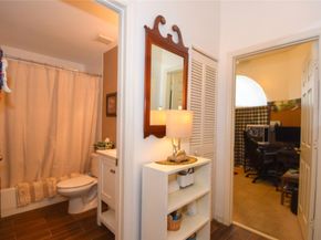 98 Gables Blvd, Weston FL 33326