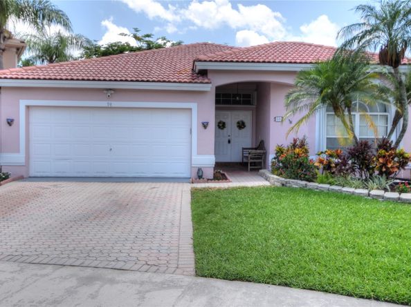 98 Gables Blvd, Weston FL 33326