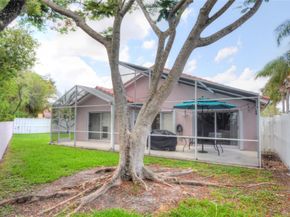 98 Gables Blvd, Weston FL 33326