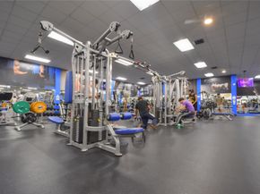 98 Gables Blvd, Weston FL 33326