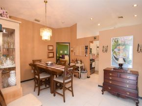 98 Gables Blvd, Weston FL 33326
