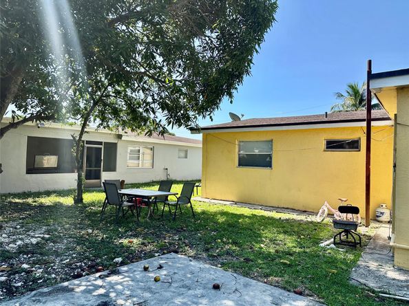 3567 NW 32nd CT, Lauderdale Lakes FL 33309