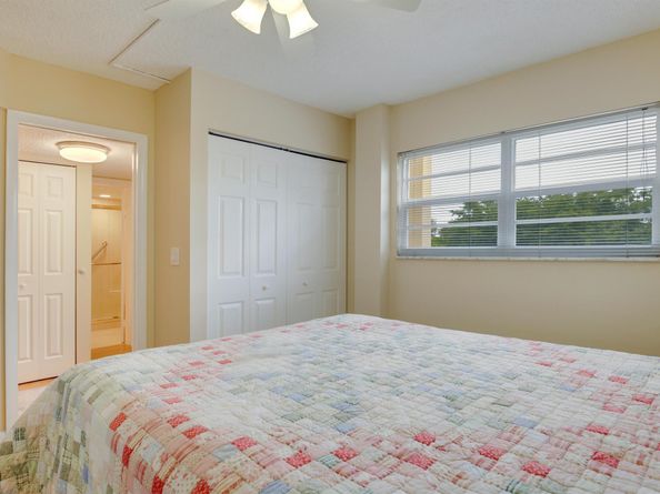 3810 Via Poinciana 401, Lake Worth FL 33467