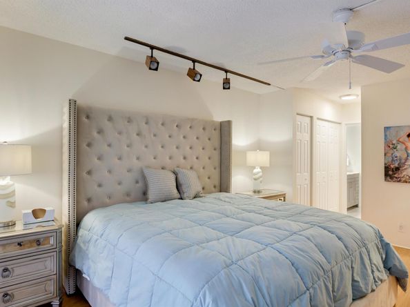 3810 Via Poinciana 401, Lake Worth FL 33467