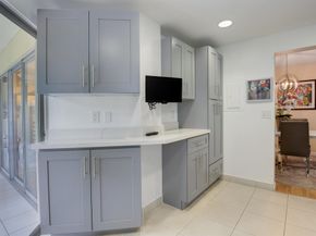 3810 Via Poinciana 401, Lake Worth FL 33467
