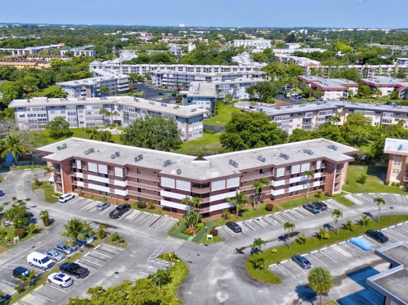2951 NW 46th Avenue 407, Lauderdale Lakes FL 33313