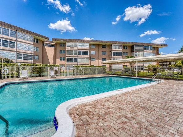 2951 NW 46th Avenue 407, Lauderdale Lakes FL 33313