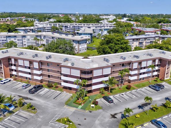 2951 NW 46th Avenue 407, Lauderdale Lakes FL 33313