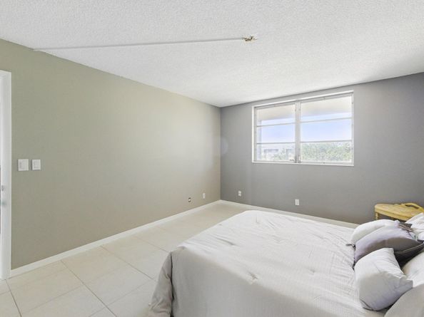 2951 NW 46th Avenue 407, Lauderdale Lakes FL 33313