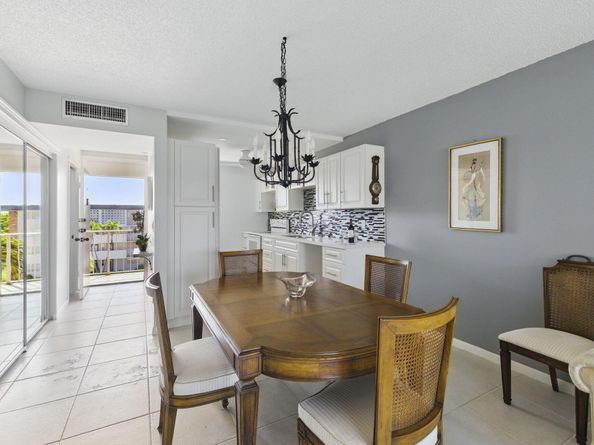 2951 NW 46th Avenue 407, Lauderdale Lakes FL 33313