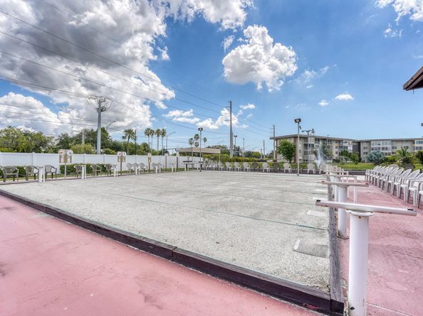 2951 NW 46th Avenue 407, Lauderdale Lakes FL 33313