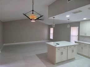 7219 NW 43rd St, Coral Springs FL 33065