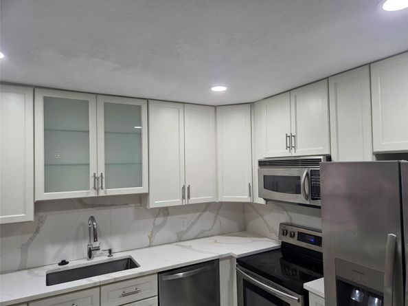 7219 NW 43rd St, Coral Springs FL 33065