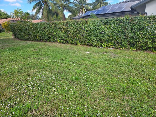 7219 NW 43rd St, Coral Springs FL 33065