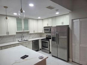 7219 NW 43rd St, Coral Springs FL 33065