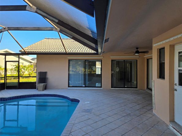 7219 NW 43rd St, Coral Springs FL 33065