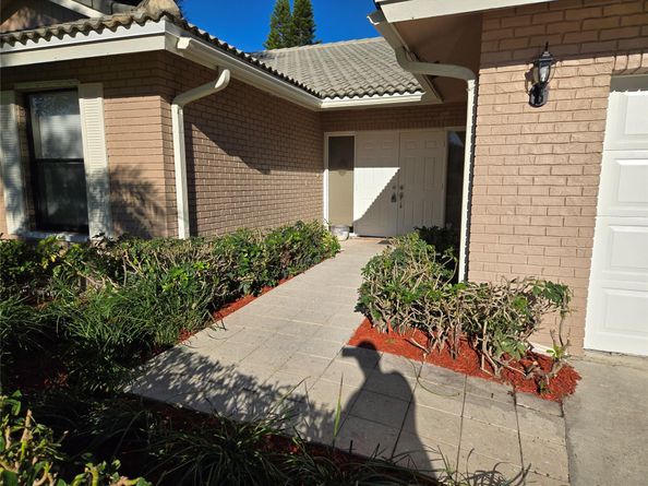 7219 NW 43rd St, Coral Springs FL 33065