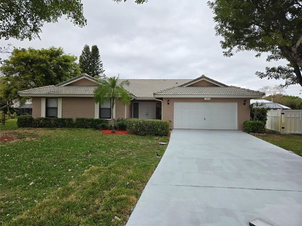 7219 NW 43rd St, Coral Springs FL 33065