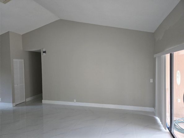 7219 NW 43rd St, Coral Springs FL 33065